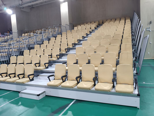 เก้าอี้นวมสีขาว Telescopic Bleacher Seating System รีโมทคอนโทรล